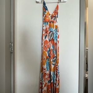 Backless vacation maxi